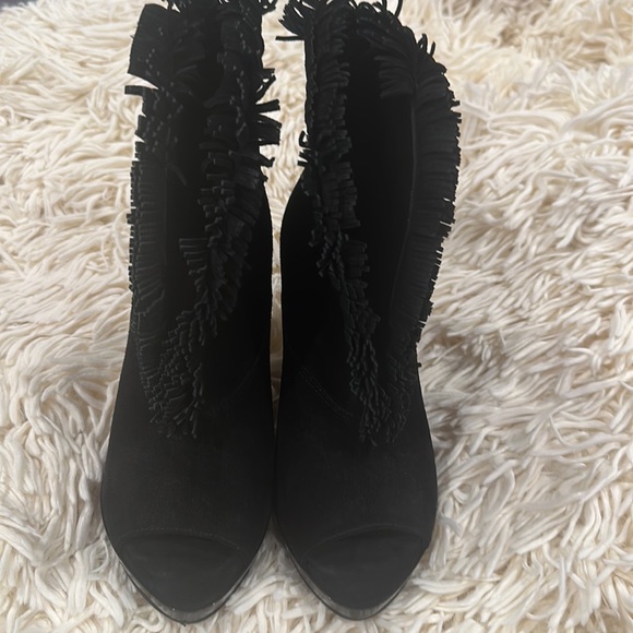 Burberry Black Suede peep toe bootie w fringe detail. Worn once. Size 36 - Picture 2 of 4